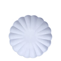High quality Eco-Friendly plates in a molded design with a scallop edge are unique and beautiful. Made from the pulp of bamboo, wood fiber and sugarcane, and are colored with water-based inks. Dyed & pressed 100% natural Eco-friendly Pack of 8 - 7.5 inch diameter plates.